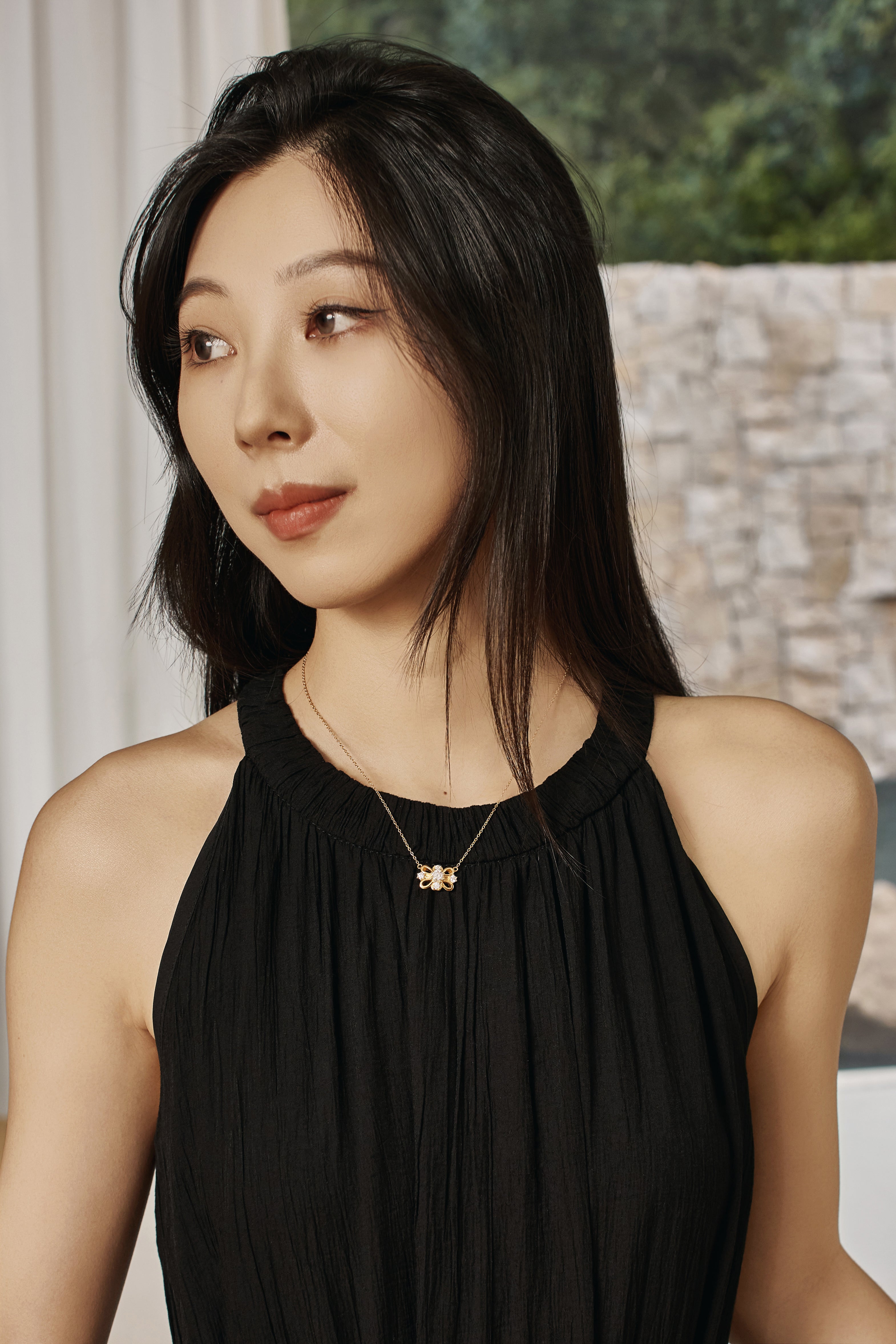 Petal-shaped Gold Necklace