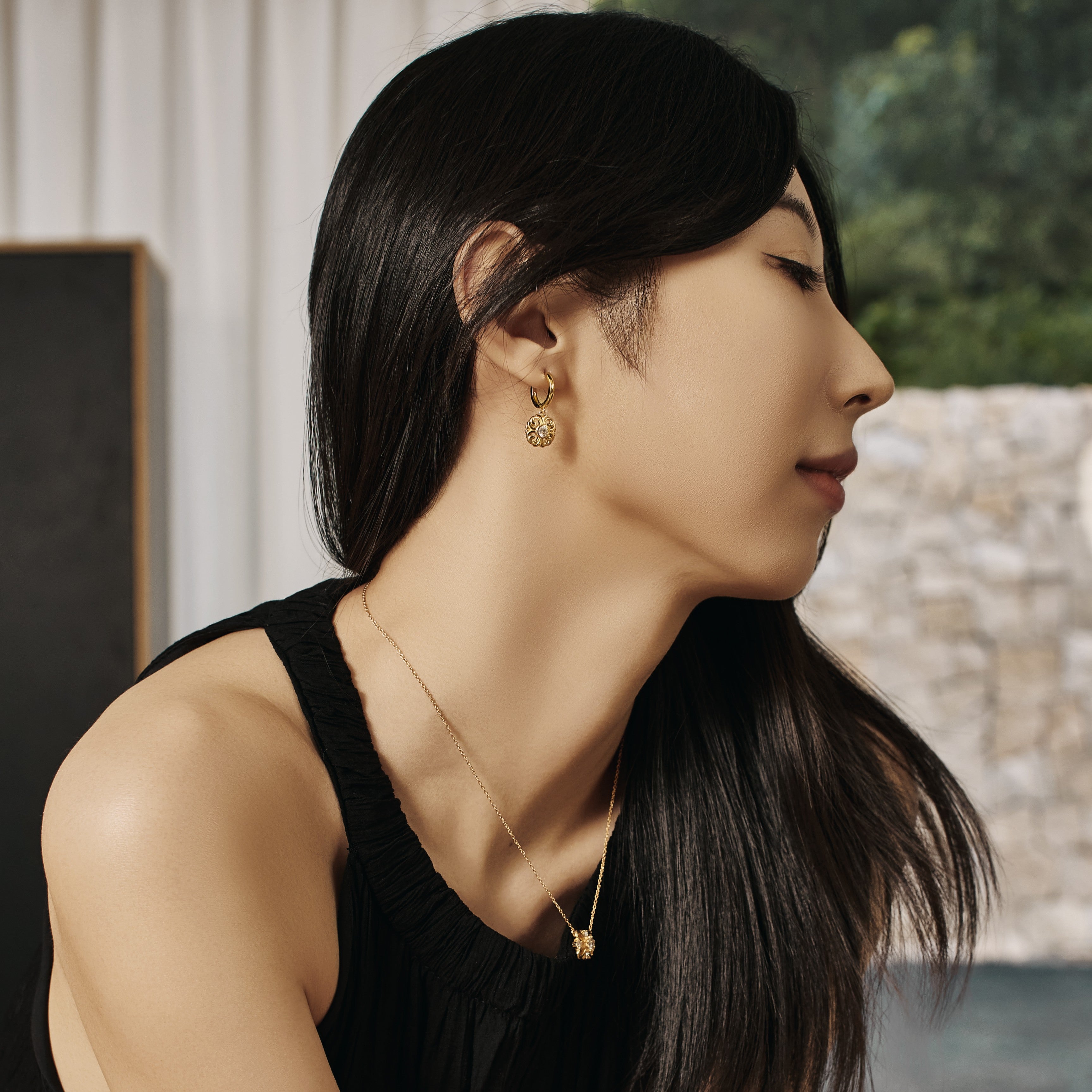 Gota para el oído de oro grabada 